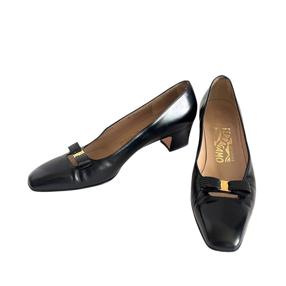 80s Vintage Salvatore Ferragamo Italian Bow Leather Pumps Size 7 Extra Narrow